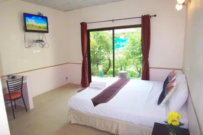 Camera matrimoniale con ventilatore — Phuket Airport Overnight Hotel